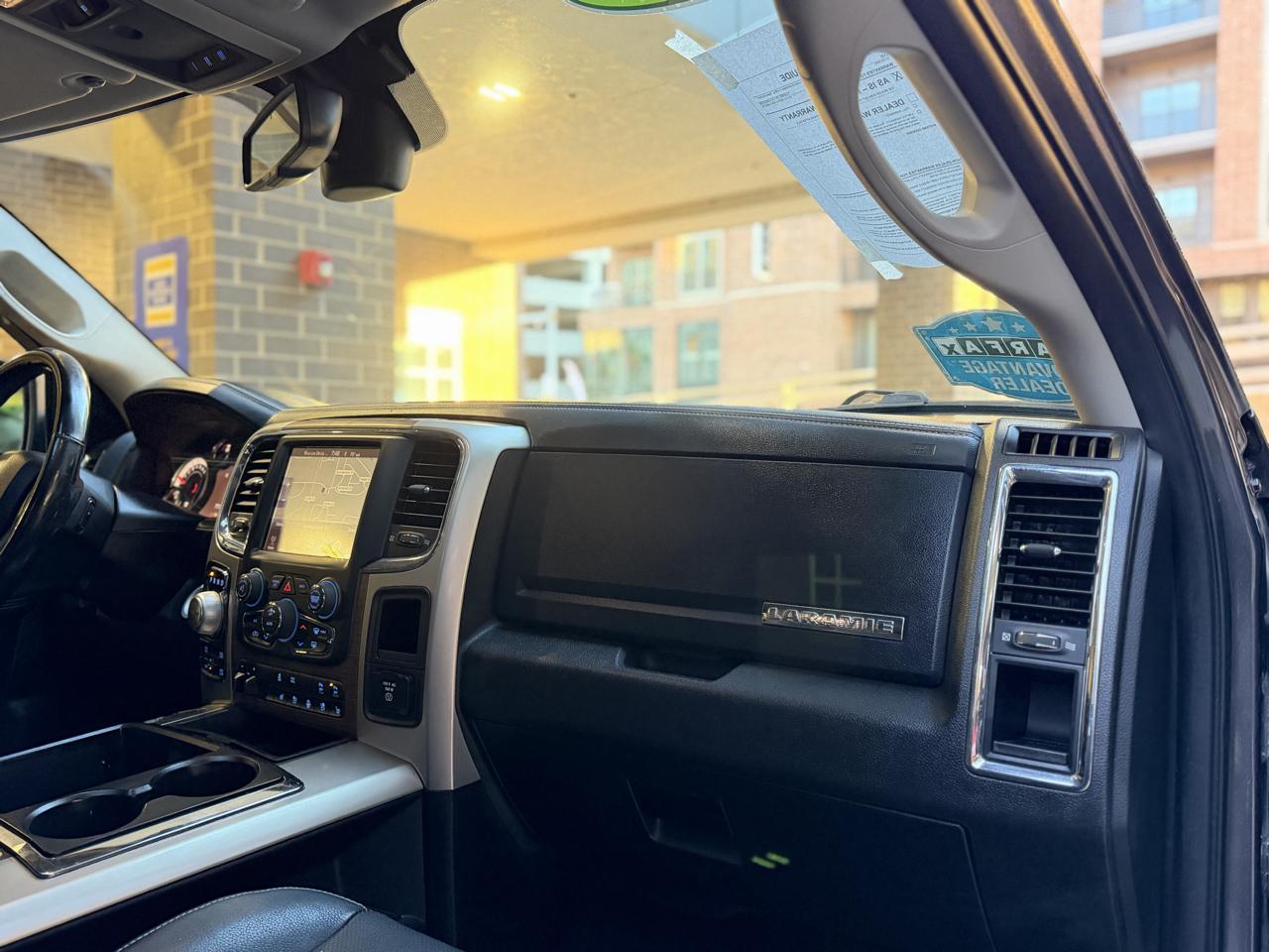 RAM 1500 Laramie Crew Cab SWB 4WD 2015