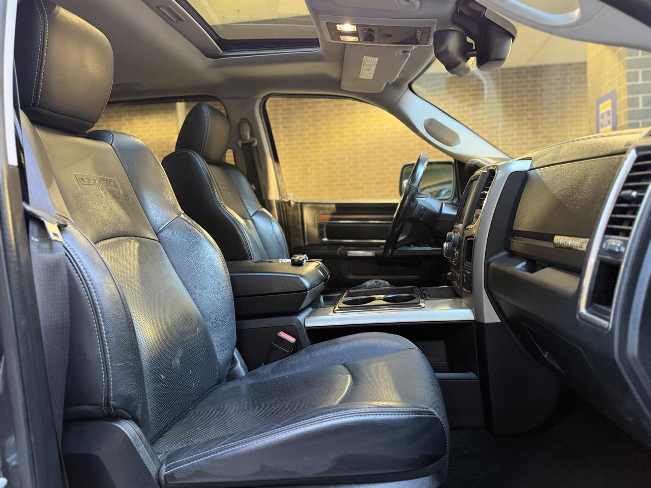 RAM 1500 Laramie Crew Cab SWB 4WD 2015