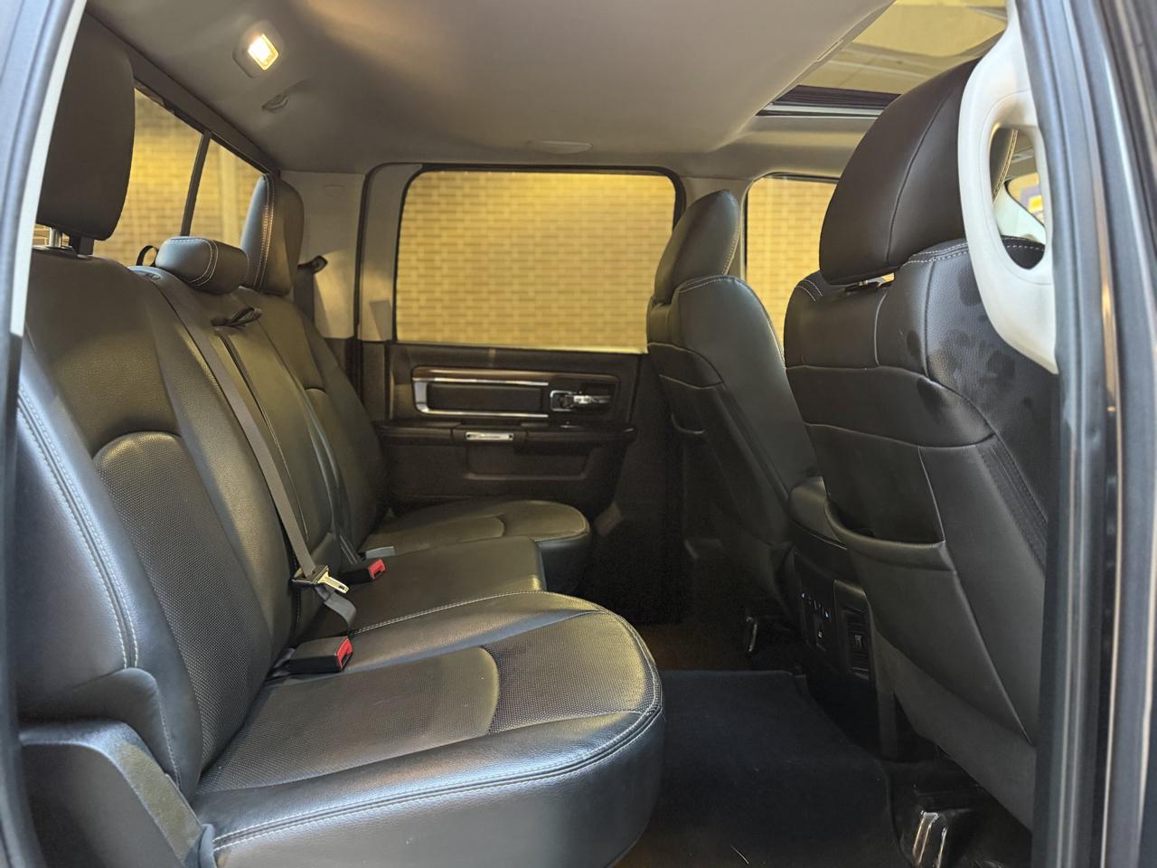 RAM 1500 Laramie Crew Cab SWB 4WD 2015