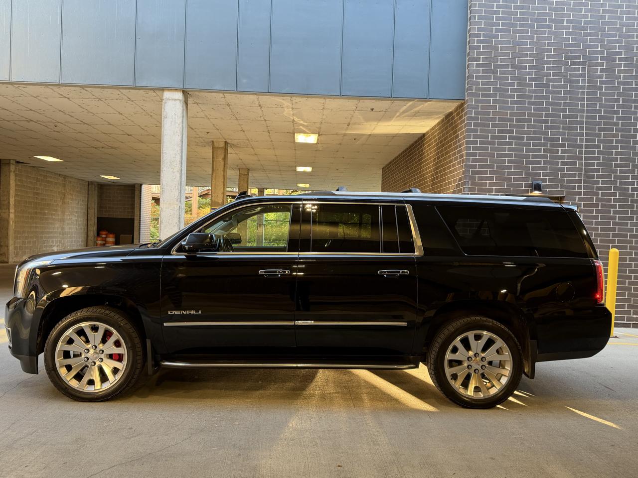 GMC Yukon XL Denali 4WD 2018