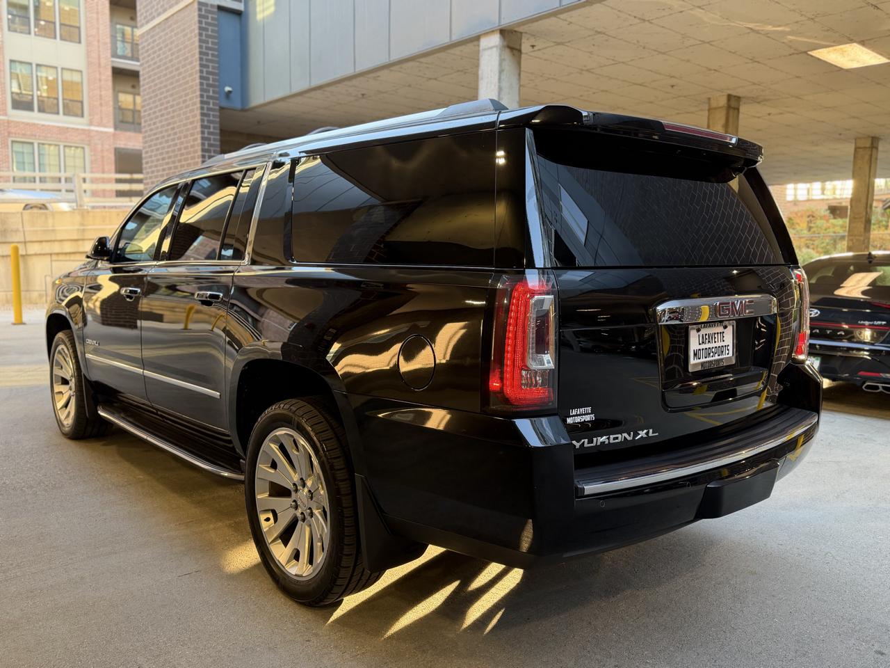 GMC Yukon XL Denali 4WD 2018