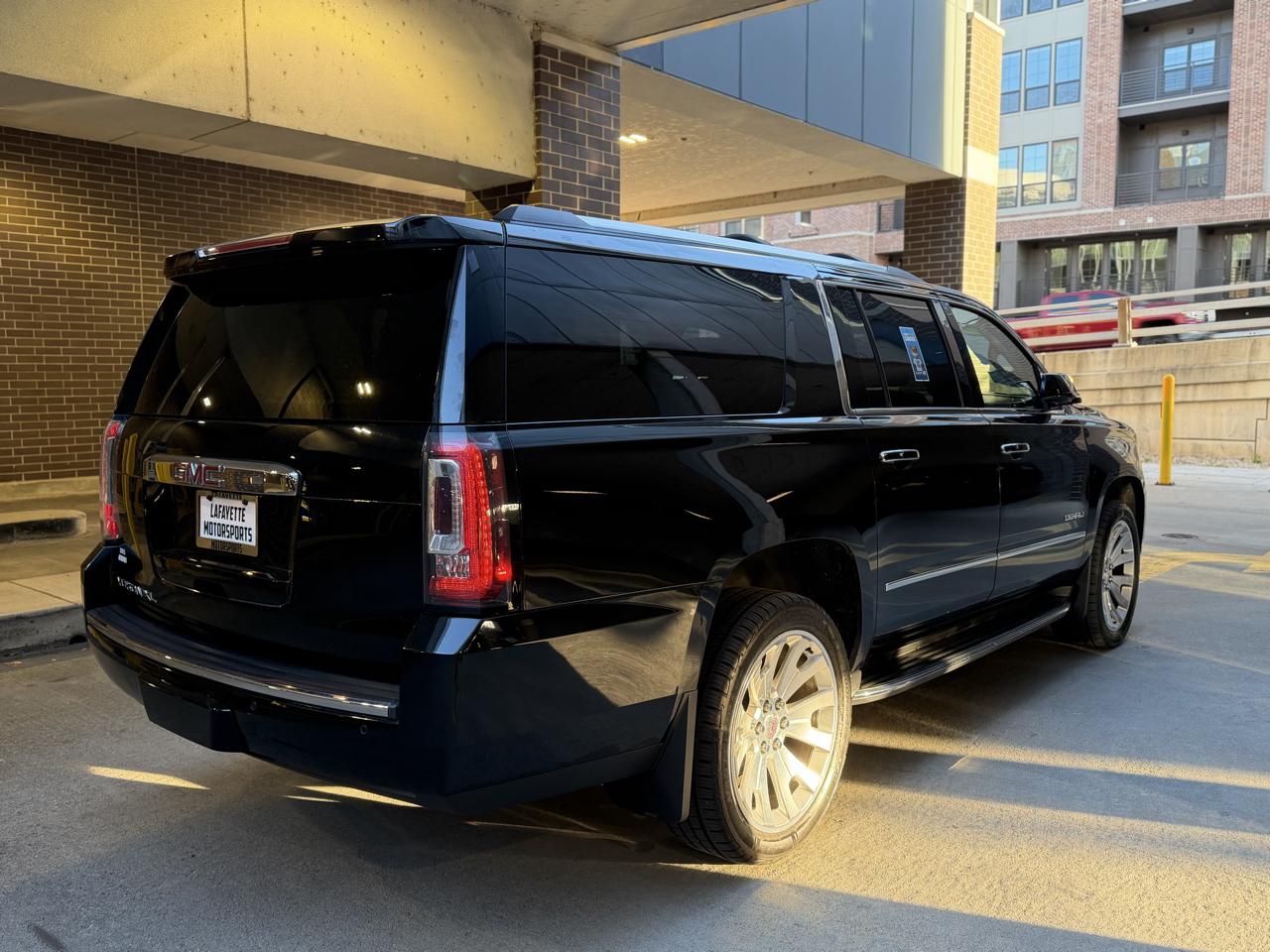 GMC Yukon XL Denali 4WD 2018