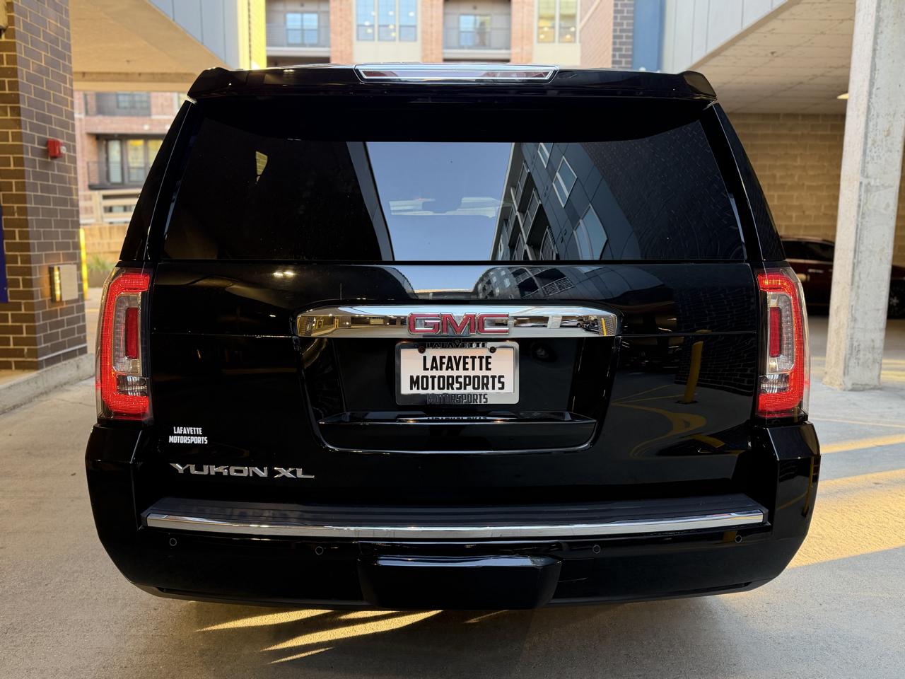 GMC Yukon XL Denali 4WD 2018