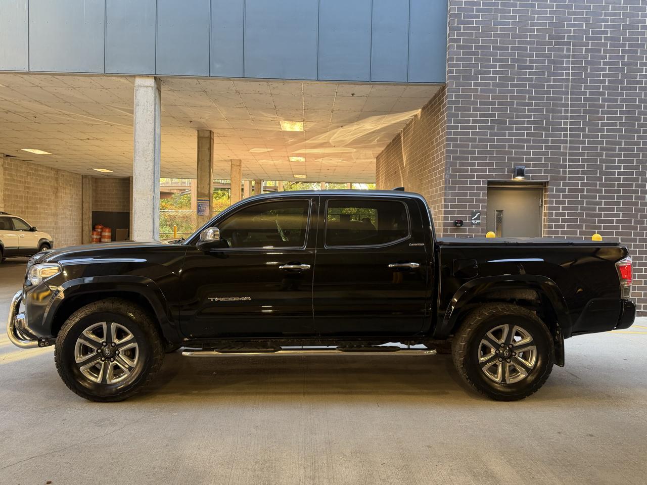 Toyota Tacoma Limited Double Cab V6 6AT 4WD 2016