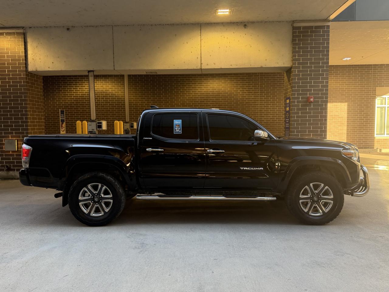 Toyota Tacoma Limited Double Cab V6 6AT 4WD 2016