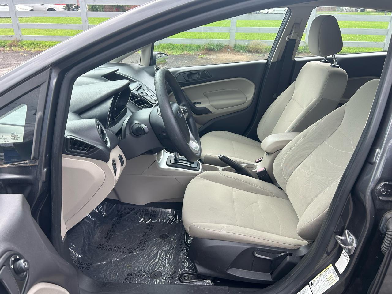 2019 Ford Fiesta SE - Photo 10