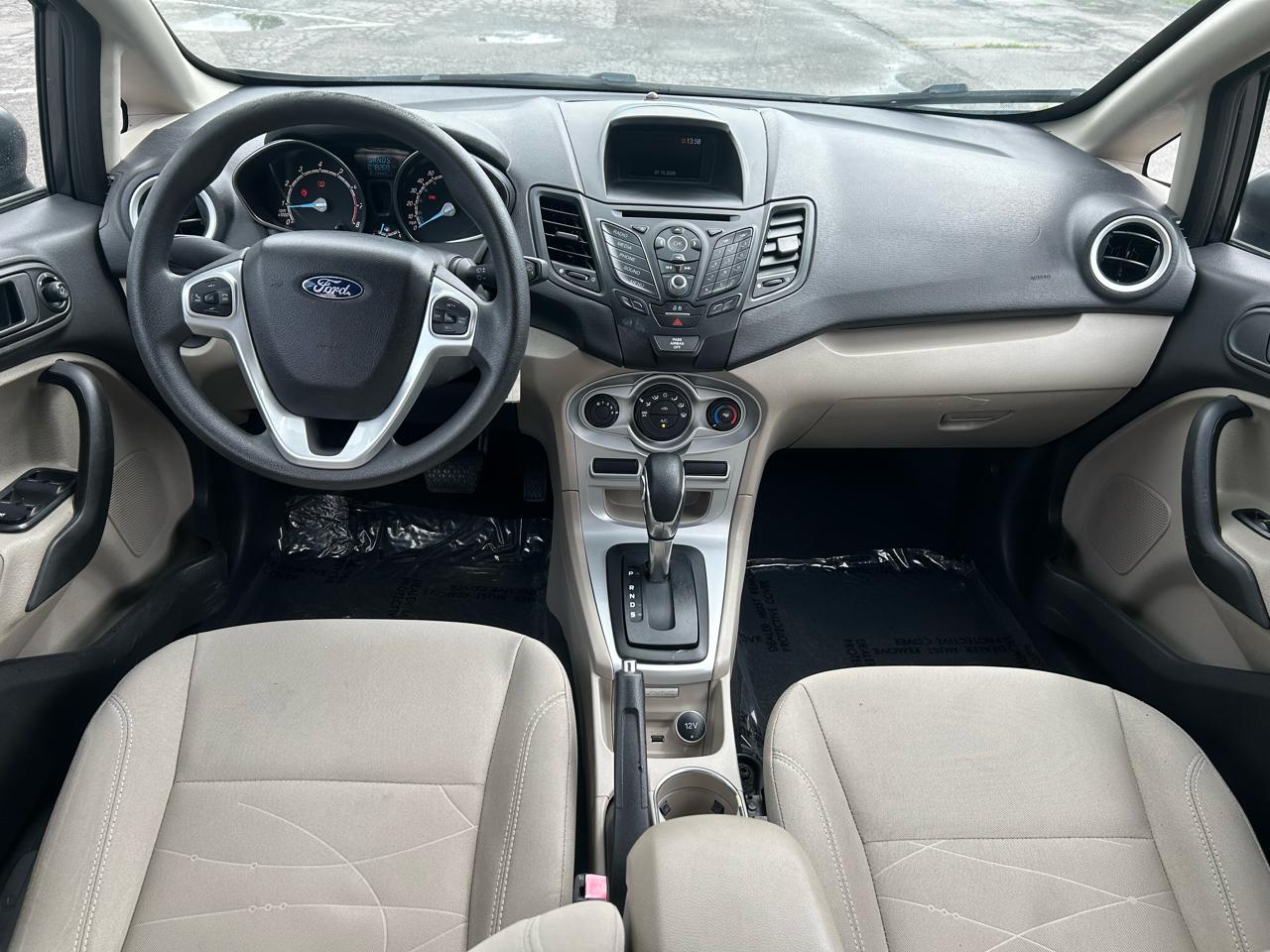 2019 Ford Fiesta SE - Photo 11