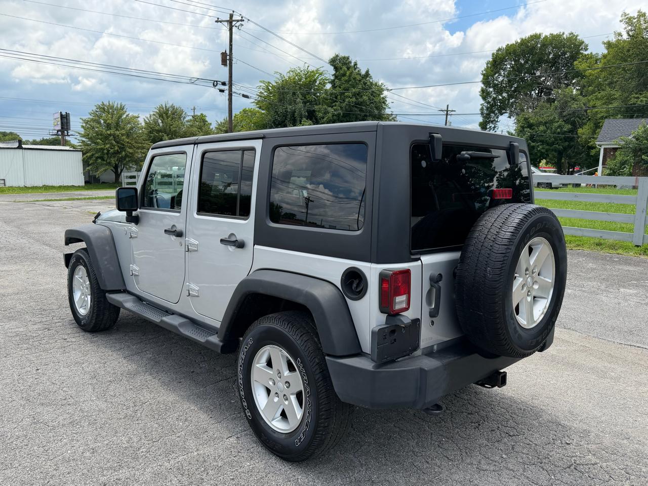 2011 Jeep Wrangler Unlimited Sport - Photo 7