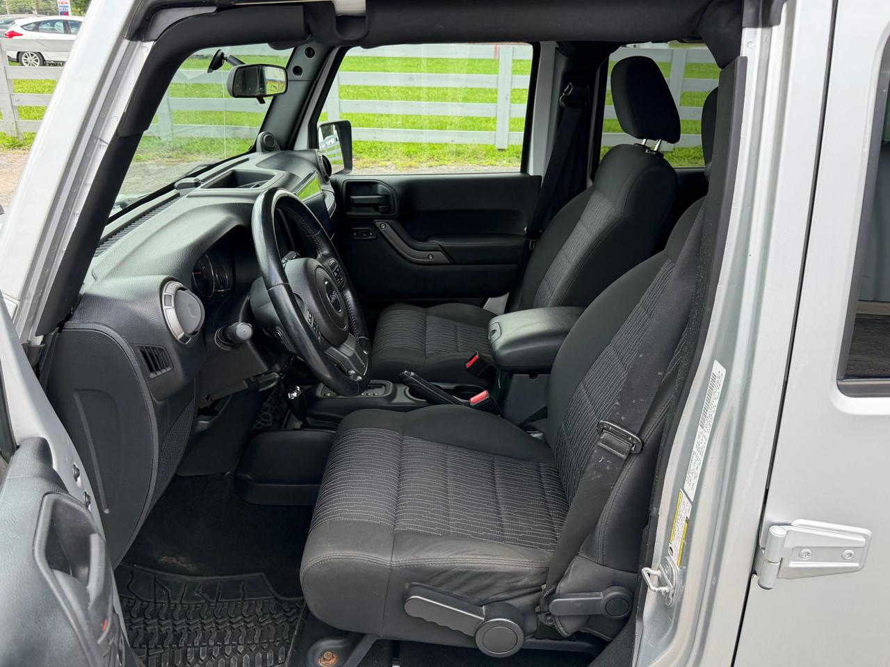 2011 Jeep Wrangler Unlimited Sport - Photo 10