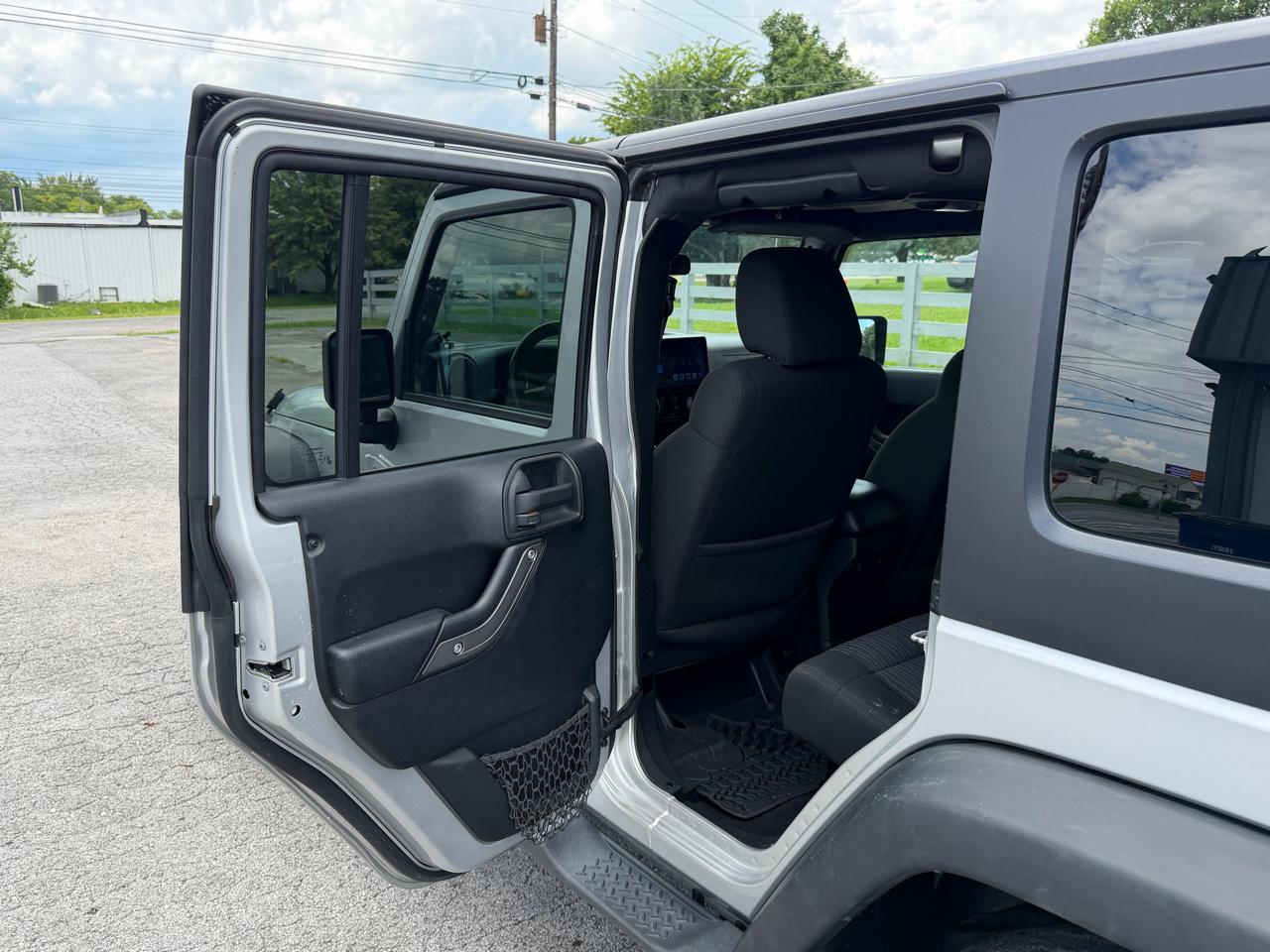 2011 Jeep Wrangler Unlimited Sport - Photo 14