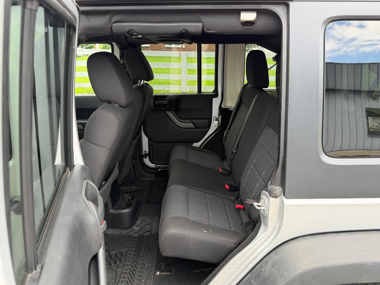 2011 Jeep Wrangler Unlimited Sport - Photo 15