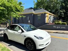 2022 Tesla Model Y  2022 Tesla Model Y