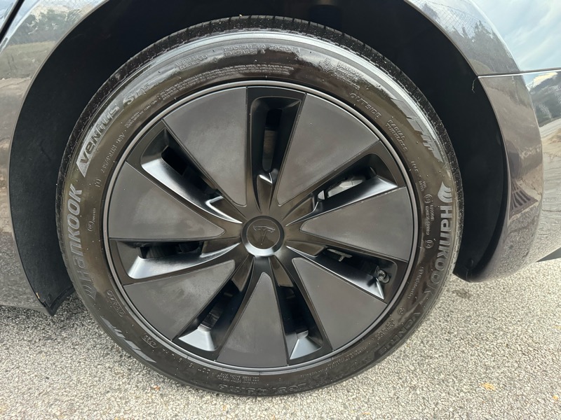 2024 Tesla Model 3 Long Range photo 27