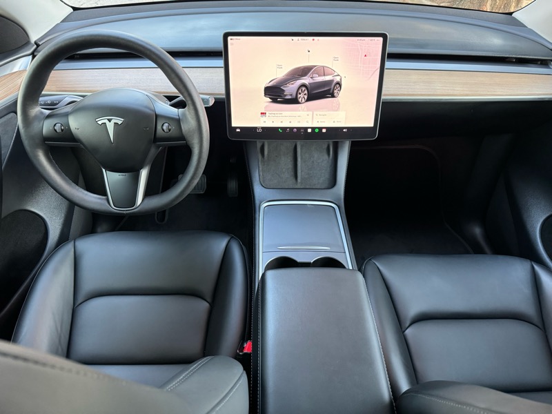 2024 Tesla Model Y Long Range photo 3