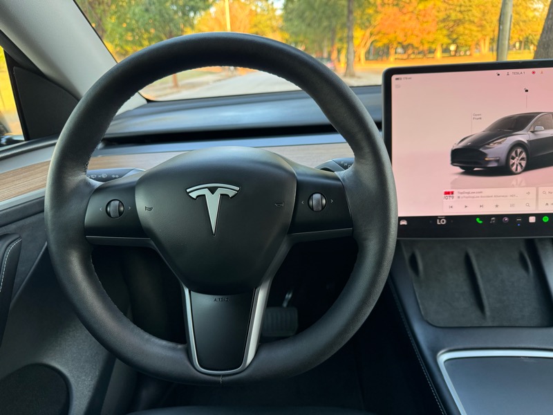 2024 Tesla Model Y Long Range photo 13