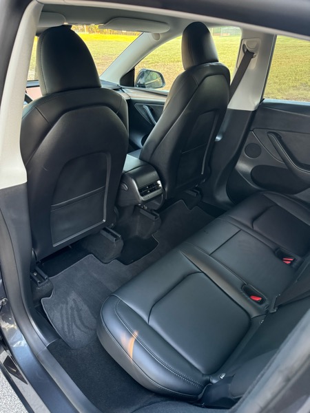 2024 Tesla Model Y Long Range photo 17
