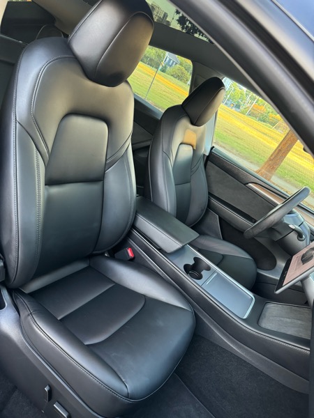 2024 Tesla Model Y Long Range photo 18