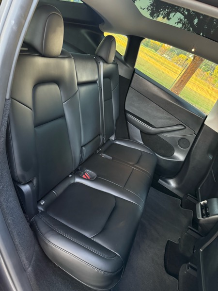 2024 Tesla Model Y Long Range photo 20