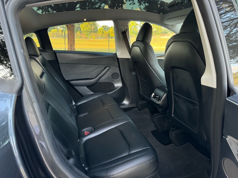 2024 Tesla Model Y Long Range photo 21