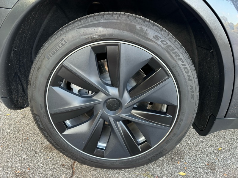 2024 Tesla Model Y Long Range photo 26