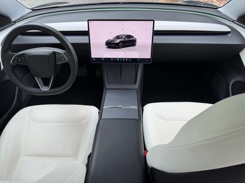 Tesla Model 3 photo 3