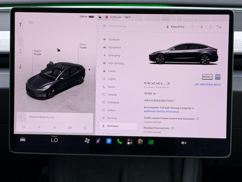 Tesla Model 3 photo 4
