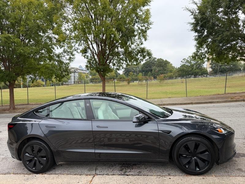 Tesla Model 3 photo 7