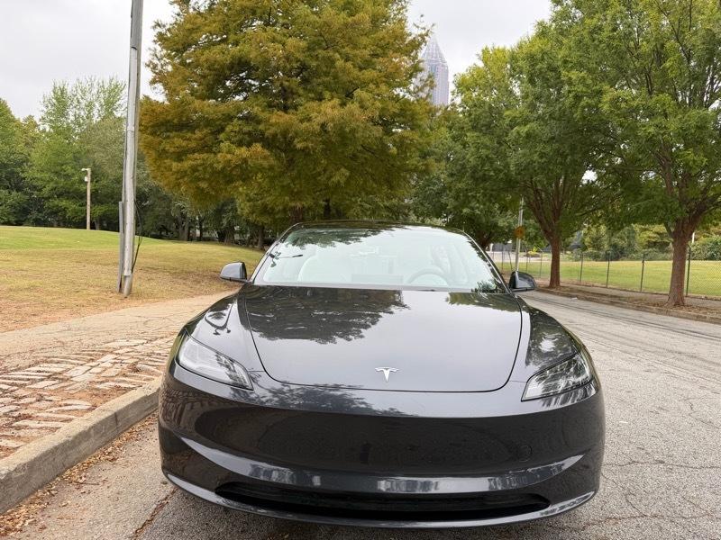 Tesla Model 3 photo 2