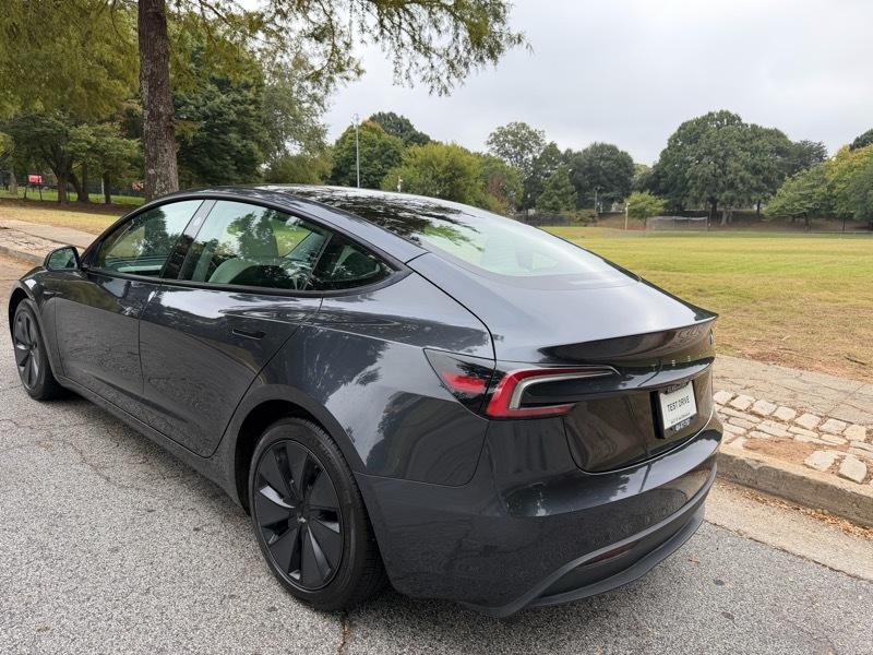 Tesla Model 3 photo 11