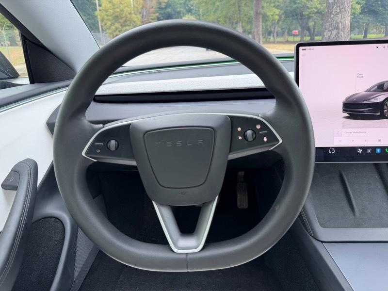 Tesla Model 3 photo 23