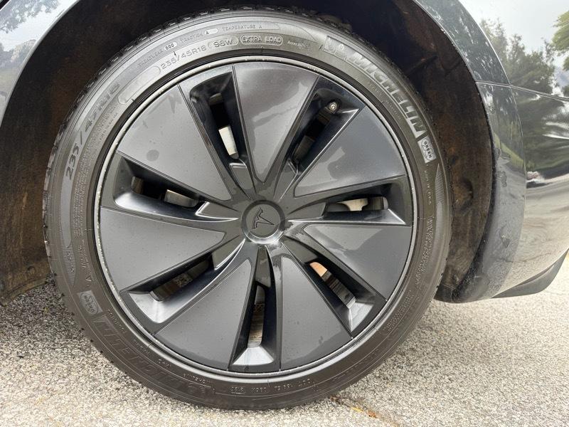 Tesla Model 3 photo 32