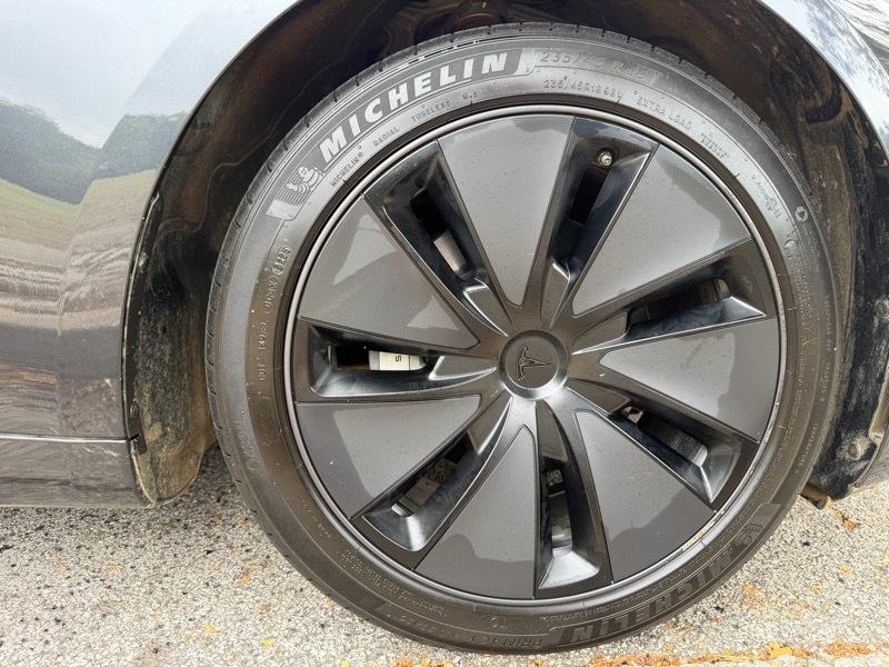 Tesla Model 3 photo 34