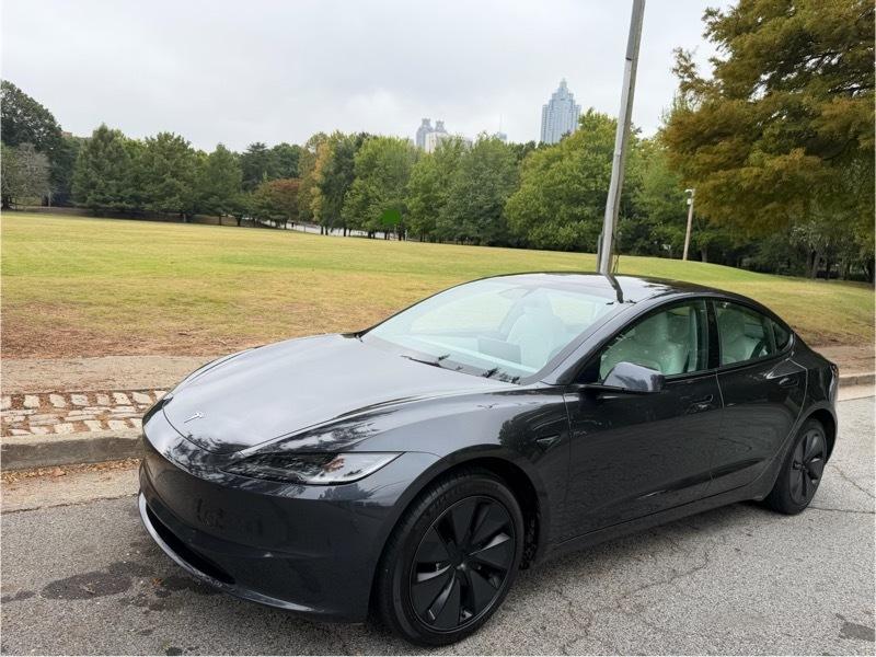 Tesla Model 3 photo 8