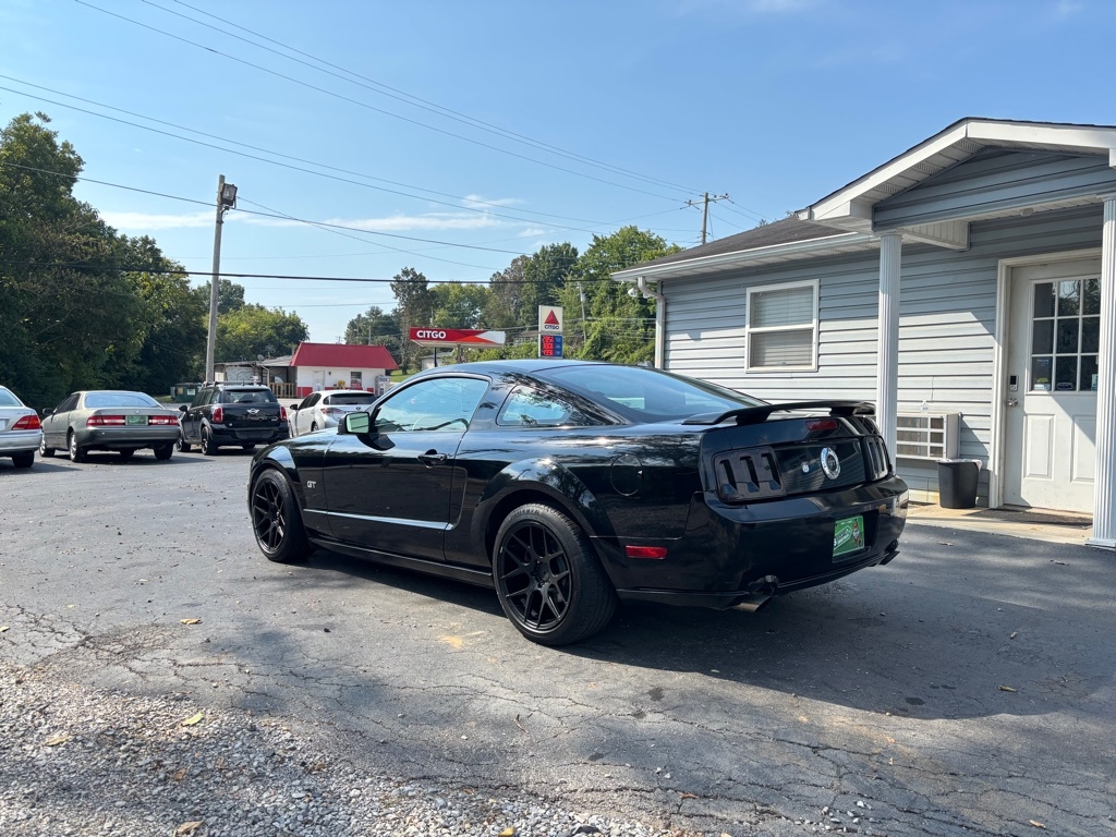 Ford Mustang GT Deluxe Coupe 2006 Ford Mustang GT Deluxe Coupe 2006