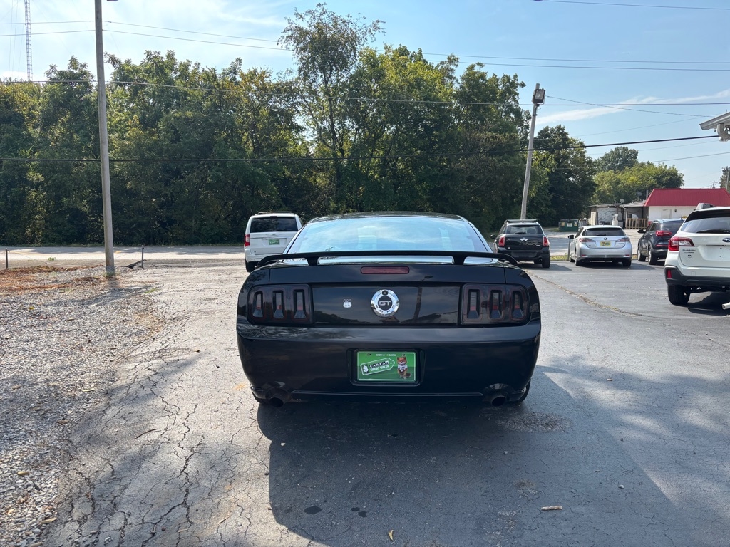 Ford Mustang GT Deluxe Coupe 2006 Ford Mustang GT Deluxe Coupe 2006
