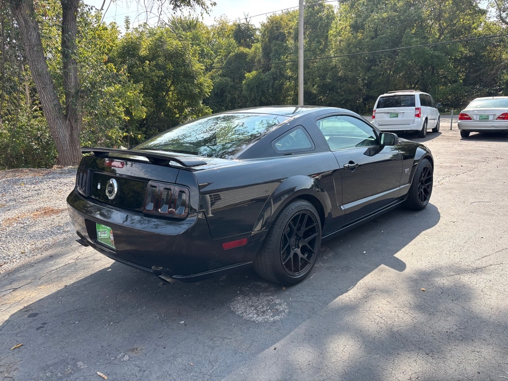 Ford Mustang GT Deluxe Coupe 2006 Ford Mustang GT Deluxe Coupe 2006