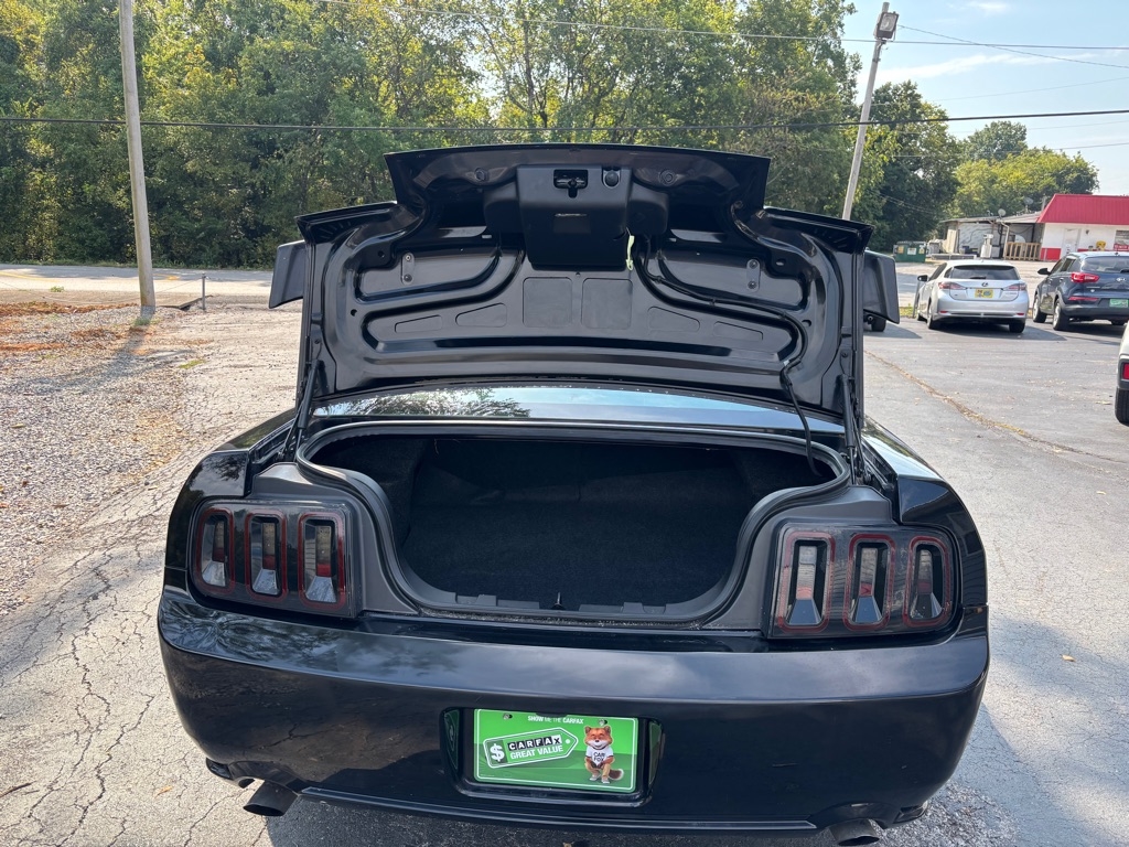 Ford Mustang GT Deluxe Coupe 2006 Ford Mustang GT Deluxe Coupe 2006