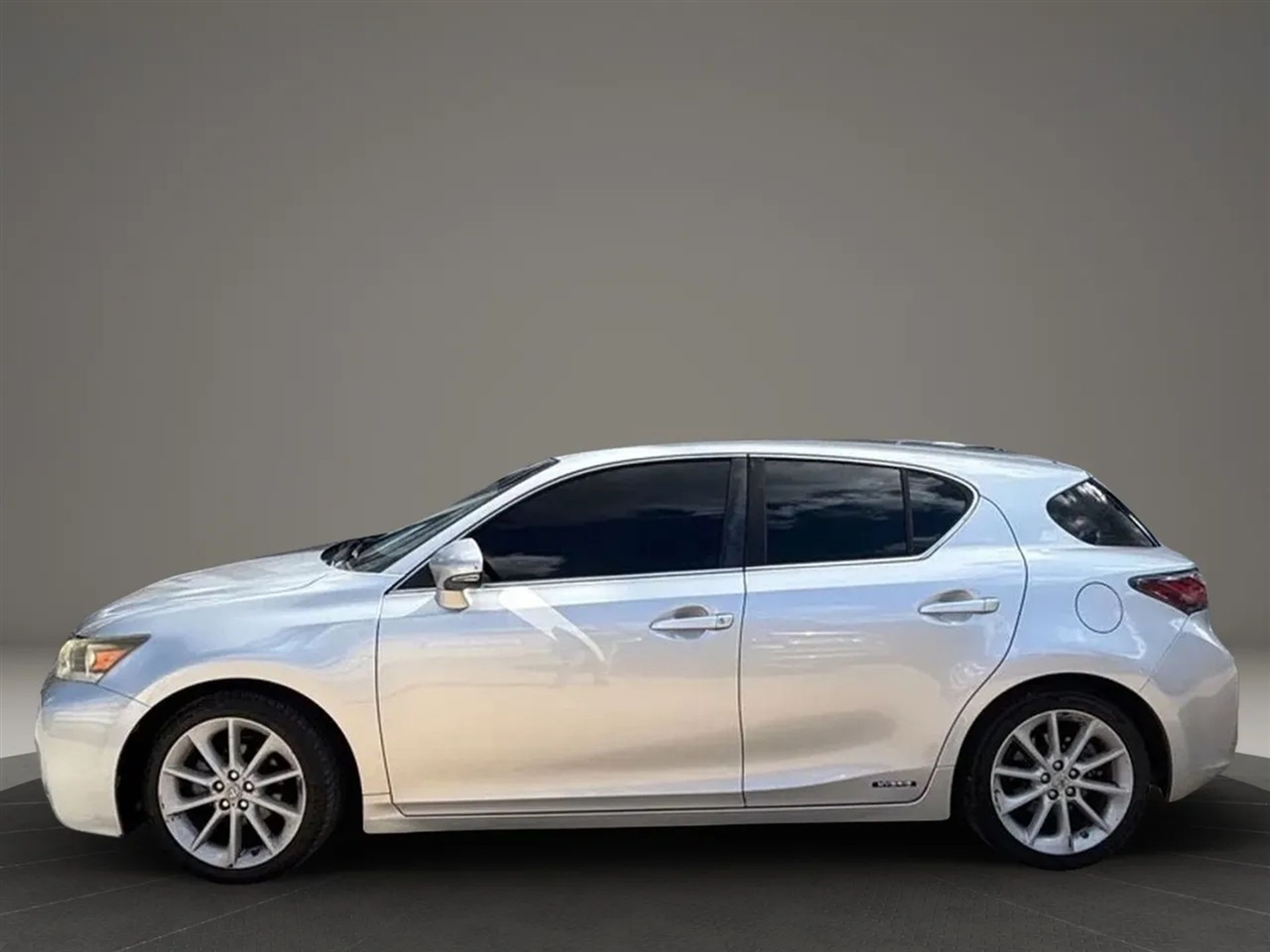 2013 Lexus CT Base's photo