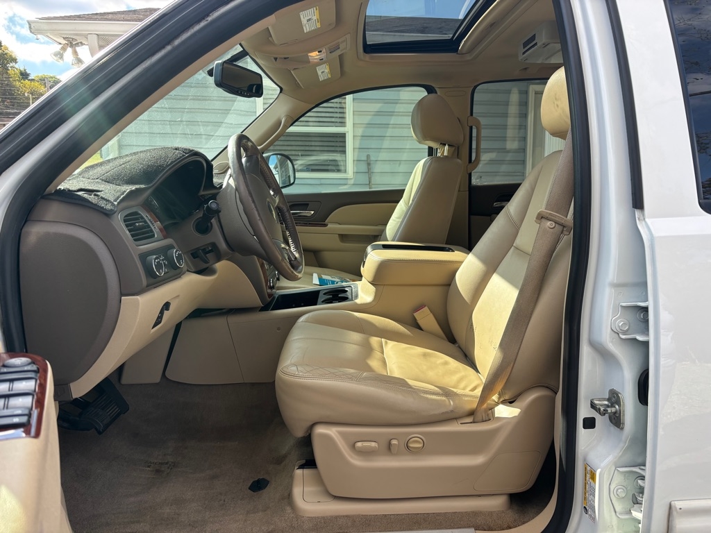 Chevrolet Suburban LT 2500 4WD 2012 Chevrolet Suburban LT 2500 4WD 2012