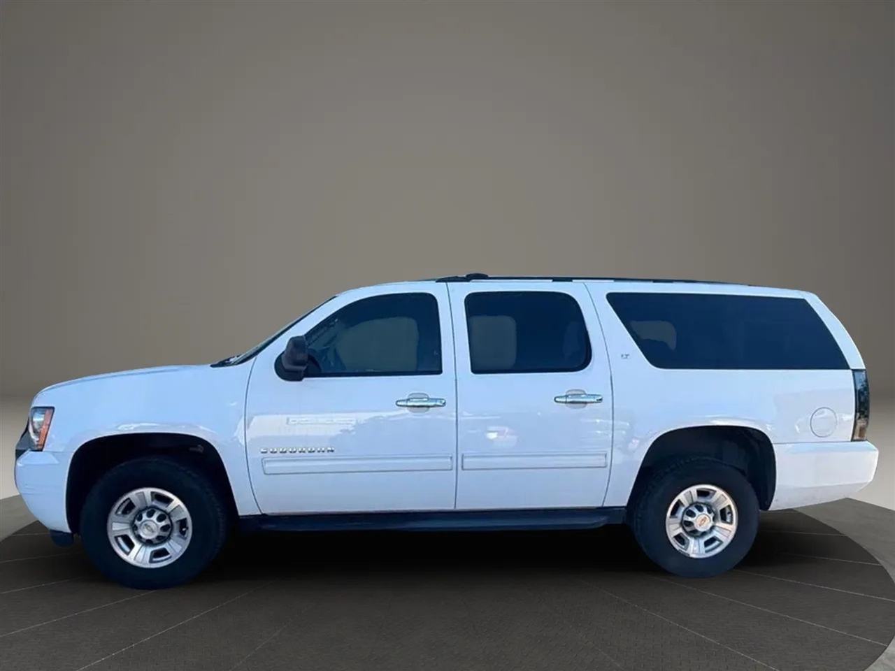 2012 Chevrolet Suburban LT's photo