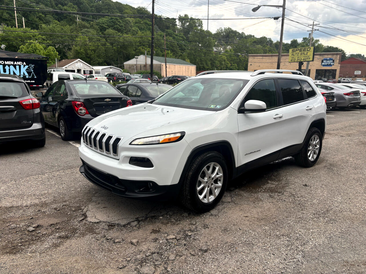 2017 Jeep Cherokee Latitude photo 2