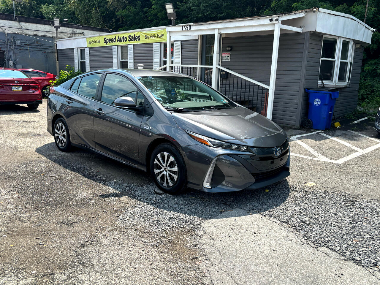 2021 Toyota Prius Prime LE photo 2