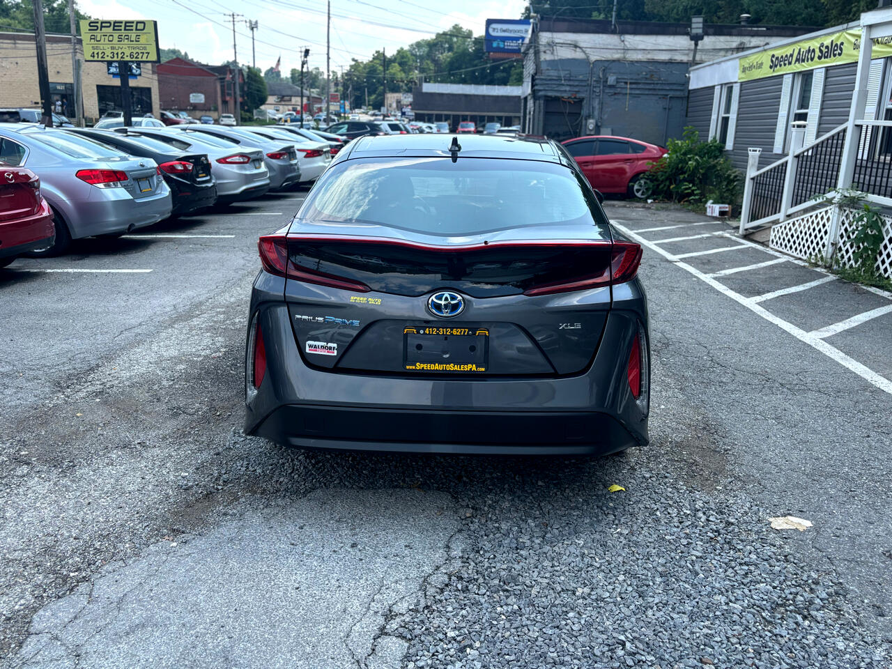 2021 Toyota Prius Prime LE photo 3