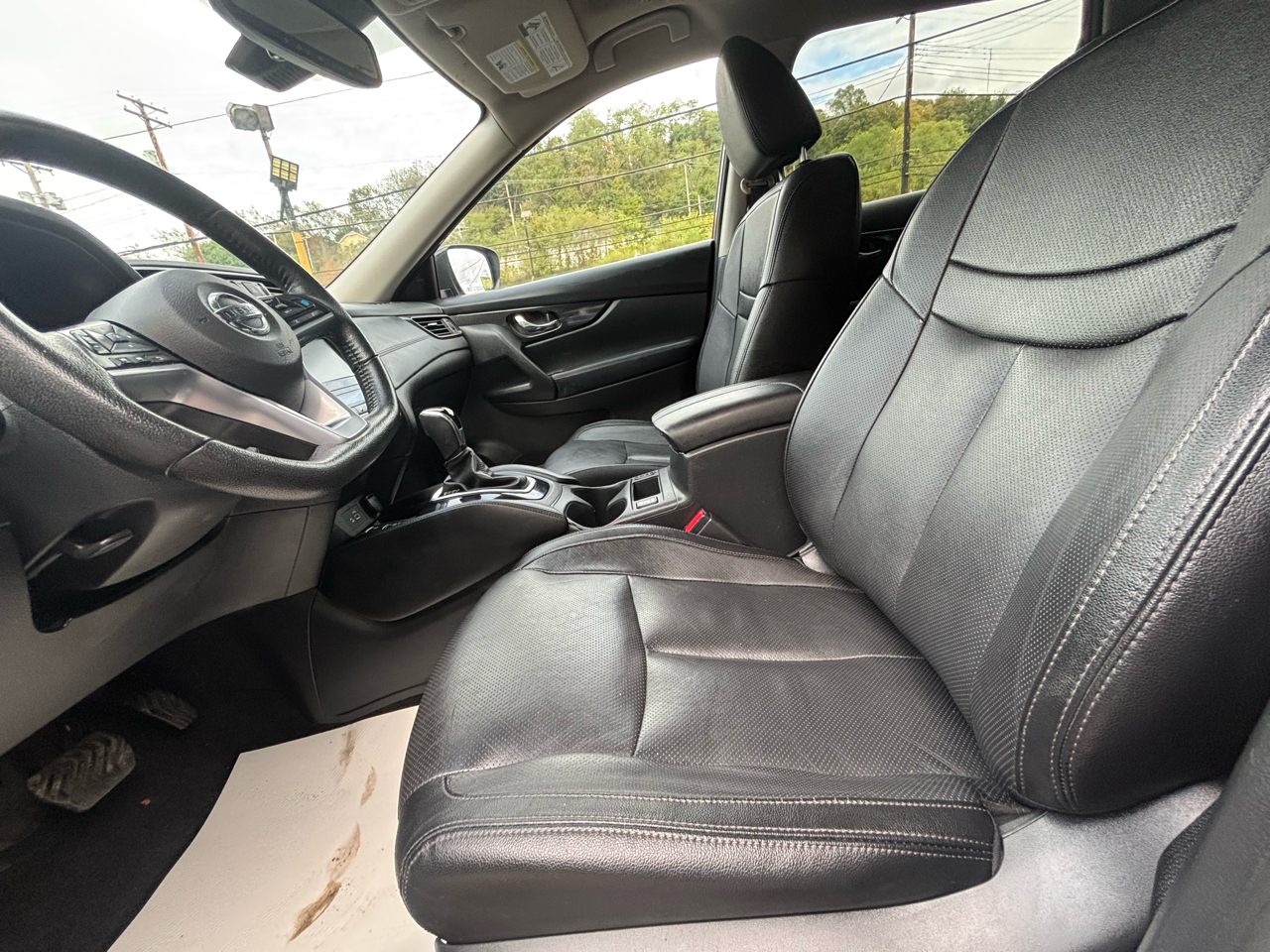 2019 Nissan Rogue SV AWD photo 3