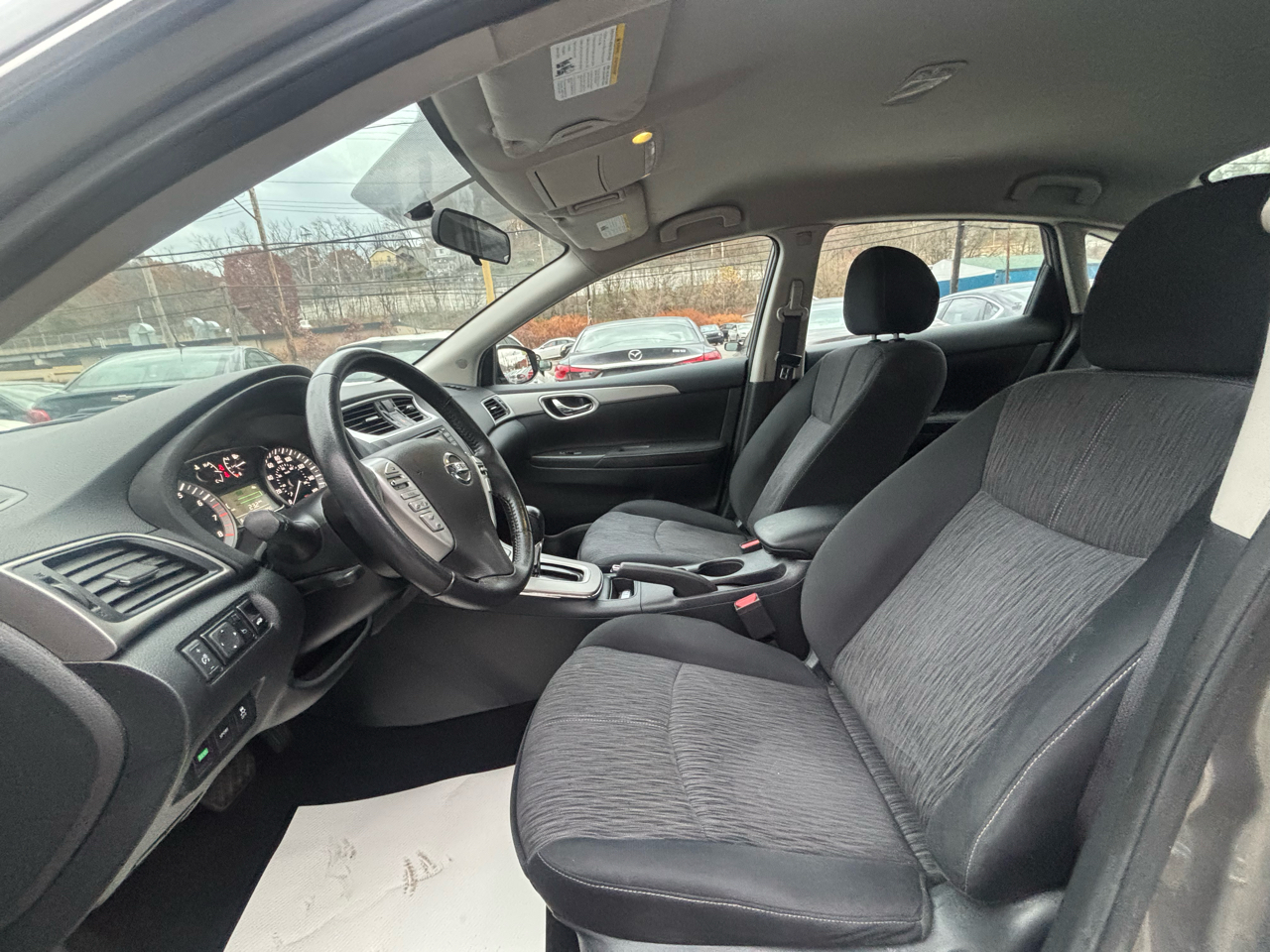 2015 Nissan Sentra S photo 3