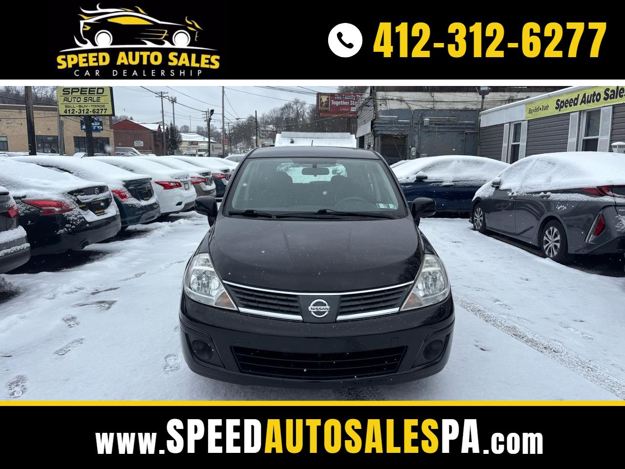 2009 Nissan Versa S's photo