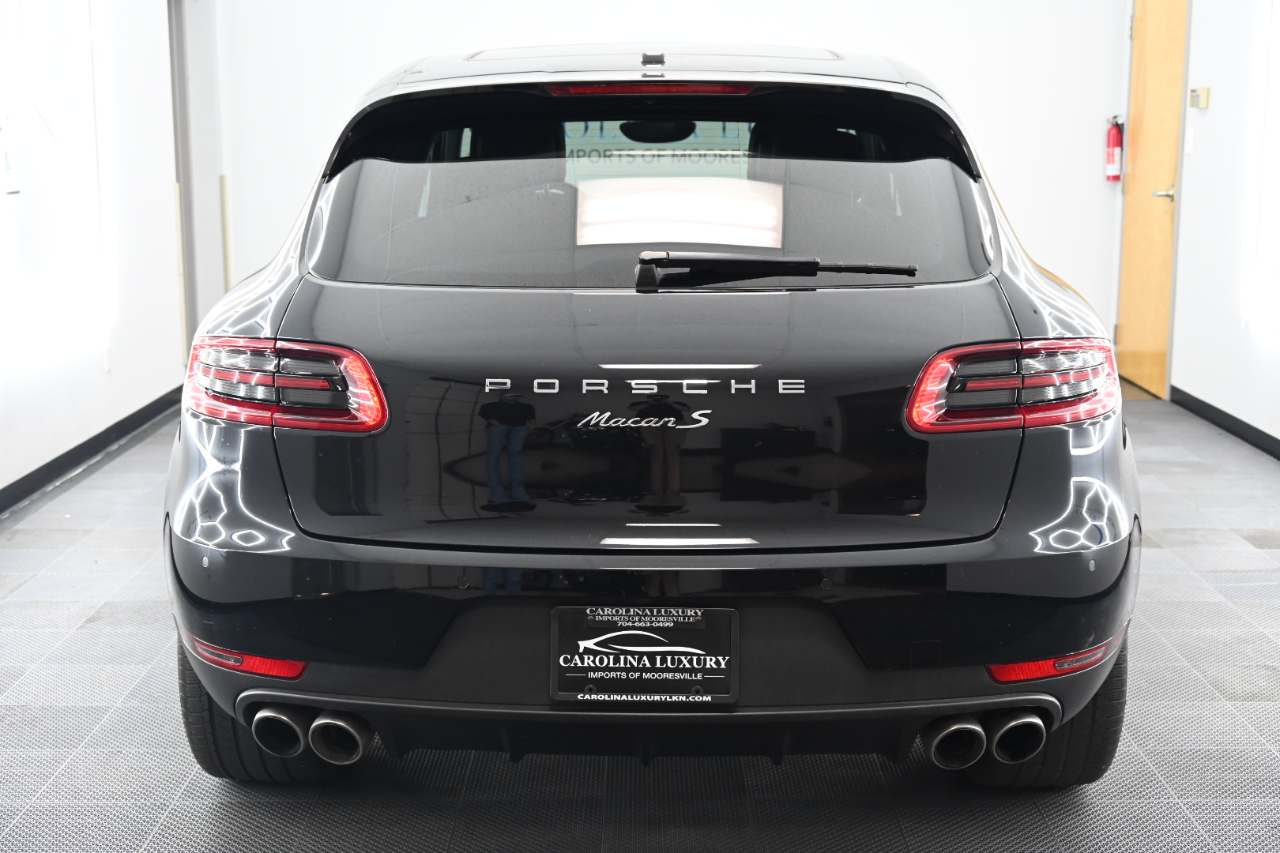 2016 Porsche Macan S photo 2