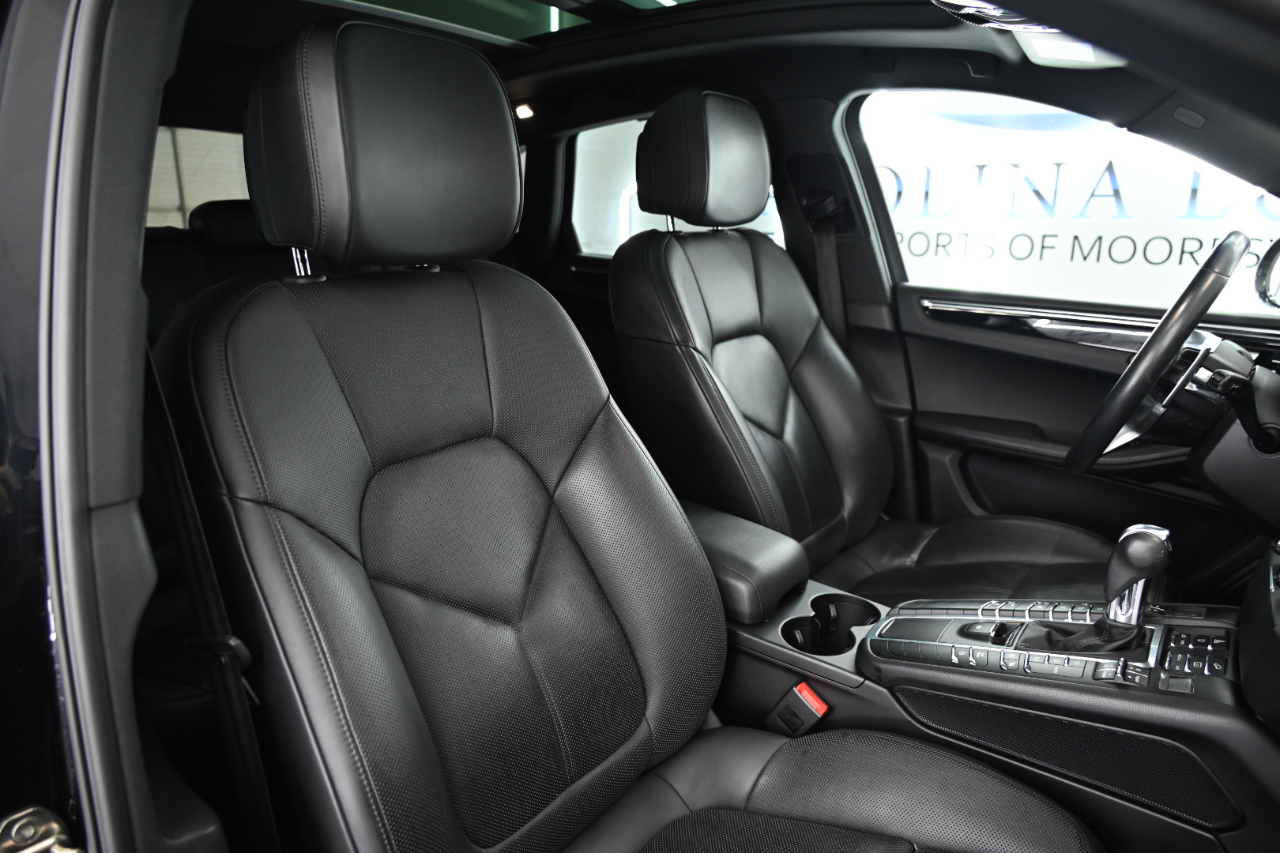 2016 Porsche Macan S photo 17