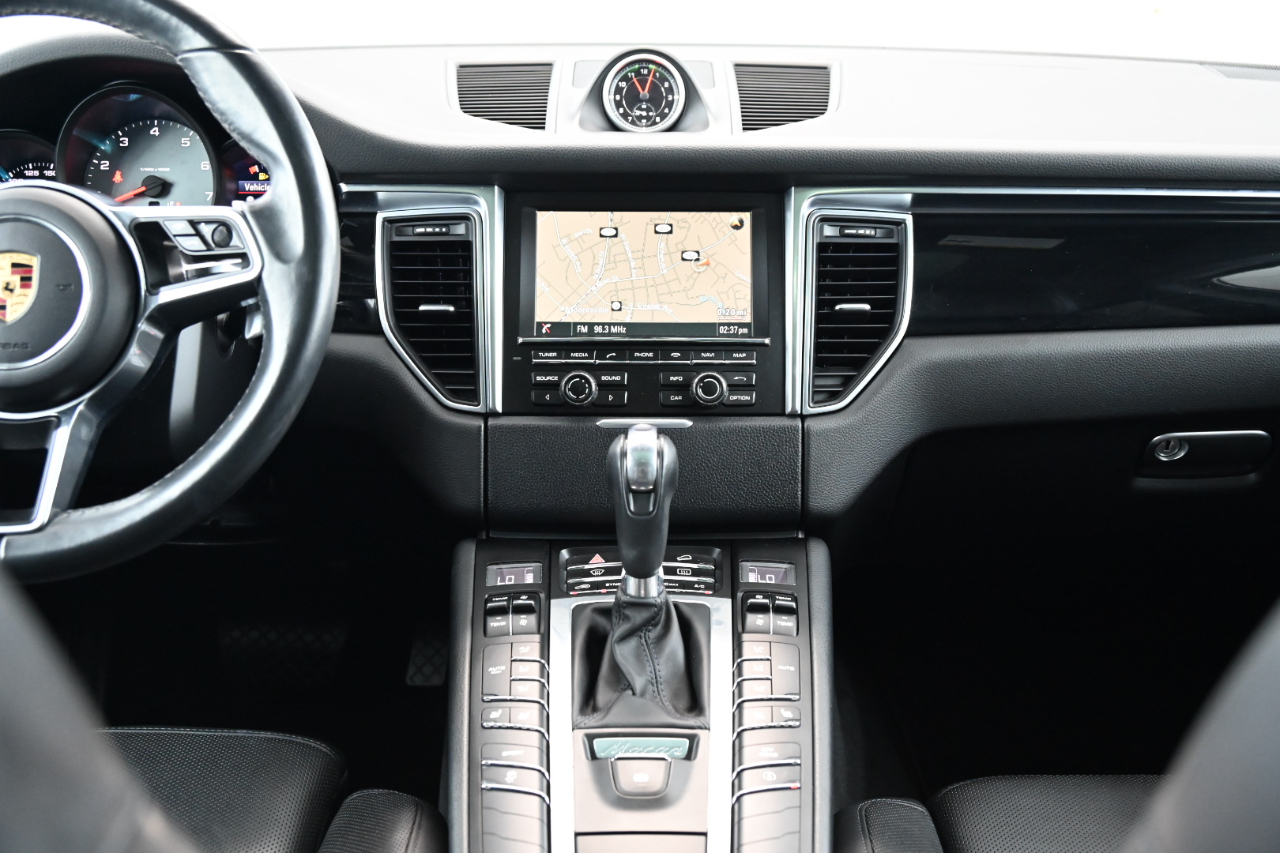 2016 Porsche Macan S photo 23