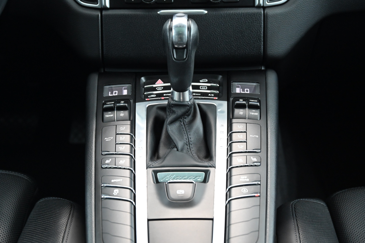 2016 Porsche Macan S photo 27